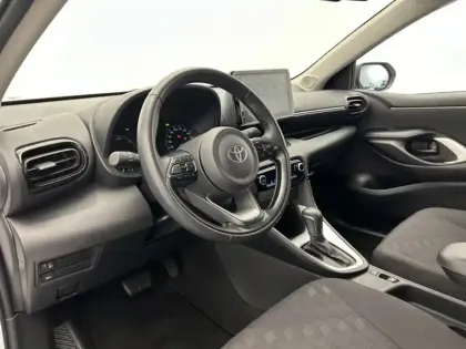 Photo 16 Toyota Yaris Hybride 116h Dynamic M