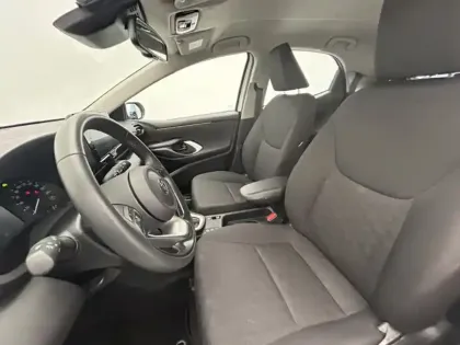 Photo 17 Toyota Yaris Hybride 116h Dynamic M