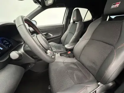 Photo 21 Toyota Yaris Hybride 1.5 HYBRID 130H GR SPORT AUTO 2W