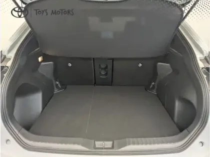 Photo 8 Toyota Yaris Hybride 1.5 HYBRID 130H DESIGN PACK CARGO