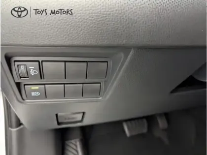 Photo 12 Toyota Yaris Hybride 1.5 HYBRID 130H DESIGN PACK CARGO