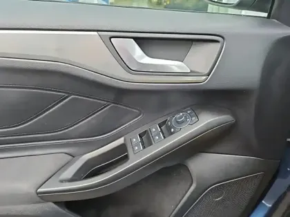 Photo 5 Ford Focus 1.0 EcoBoost mHEV 125ch Titanium X Business