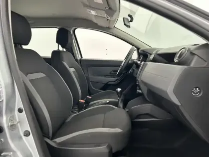 Photo 23 Dacia Duster Blue dCi 115 4x2 Essentiel 5p