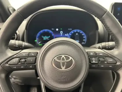 Photo 16 Toyota Yaris Hybride 1.5 HYBRID 130H PREMIERE AWD AUTO 130