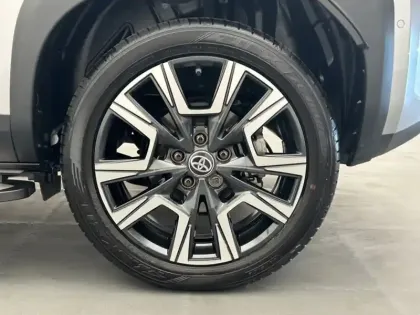Photo 11 Toyota Yaris Hybride 1.5 HYBRID 130H PREMIERE AWD AUTO 130