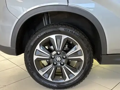 Photo 16 Suzuki Vitara 1.4 Hybrid Style 4x4 Toit Ouvr