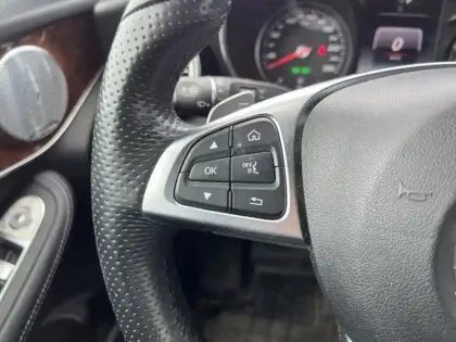Photo 15 Mercedes GLC  300 4MATIC SUV Fascination