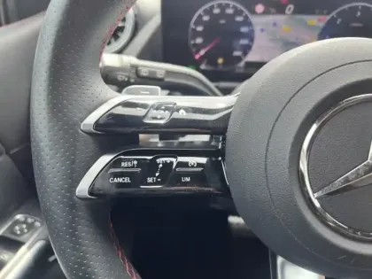 Photo 15 Mercedes Classe B 200 d AMG Line