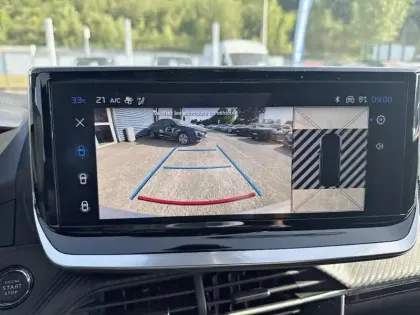 Photo 25 Peugeot 2008  Hybrid 136 e-DCS6 GT