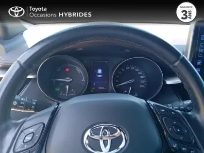 Photo 12 Toyota C-HR  122h Distinctive 2WD E-CVT