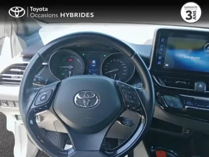 Photo 8 Toyota C-HR  122h Distinctive 2WD E-CVT