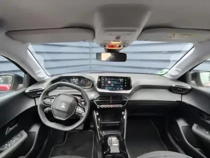 Photo 7 Peugeot 208  e- 136ch Style