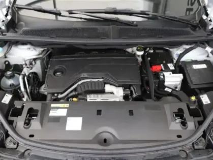 Photo 8 Peugeot 3008  1.2 Hybrid 145ch GT e-DCS6