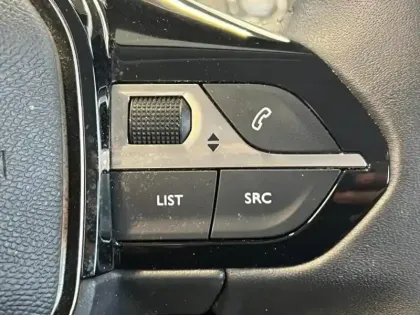 Photo 14 Peugeot 208  e- 136ch Like