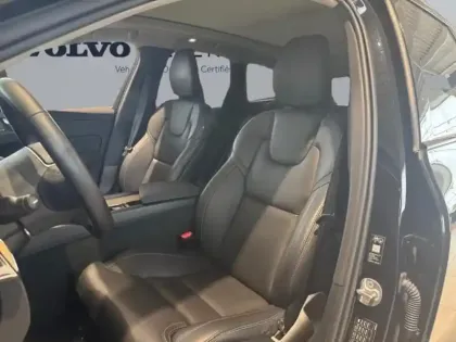 Photo 8 Volvo Xc60  T6 Hybride Rechargeable 350ch Ultra Style Dark Geartronic 8 AWD