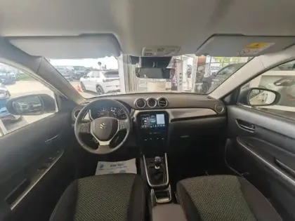 Photo 10 Suzuki Vitara  1.4 Boosterjet Hybrid 110ch Privilège MY25