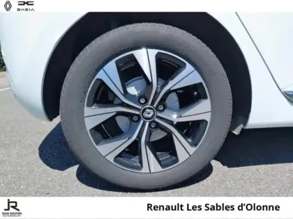 Photo 7 Renault Clio  1.6 E-Tech 145ch full hybrid Evolution