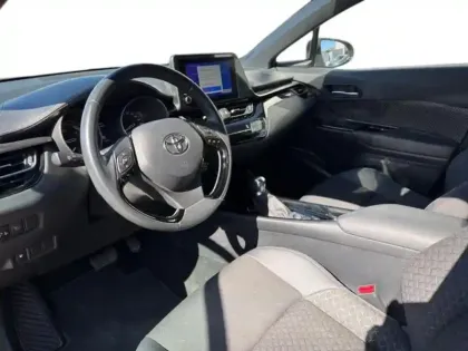Photo 13 Toyota C-HR  1.8 Hybride 122ch Design Ultimate E-CVT