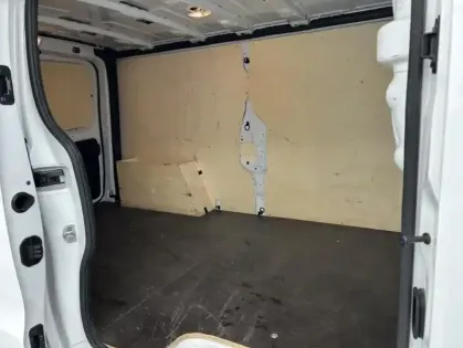 Photo 15 Renault Trafic Fg VUL L2H1 3T 2.0 Blue dCi 130ch Confort + Kit Bois