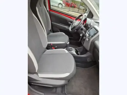 Photo 7 Toyota Aygo 1.0 VVT-i x-play 72 ch