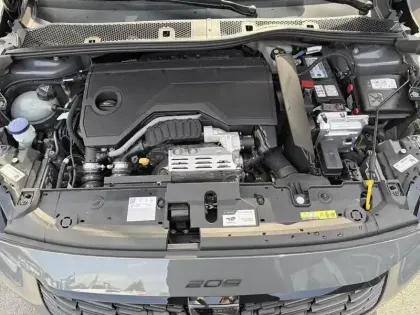 Photo 6 Peugeot 208  Hybrid 110 e-DCS6 GT