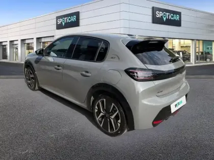 Photo 29 Peugeot 208  Hybrid 110 e-DCS6 GT