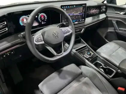 Photo 8 Volkswagen Tiguan 2.0 TDI 150ch DSG7 Elegance