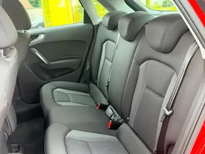 Photo 12 Audi A1 Ambiente 1.0 95 ch 