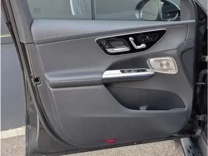 Photo 16 Mercedes GLC 300 e Hybrid EQ 4MATIC 