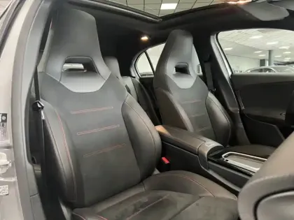 Photo 12 Mercedes Classe A 250 e AMG Line