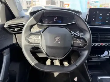 Photo 11 Peugeot 2008  1.2 PureTech 130ch S&S Allure