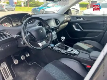 Photo 14 Peugeot 308  1.2 PureTech 110ch E6.c S&S Tech Edition