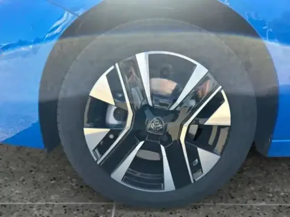Photo 13 Peugeot 208  Hybrid 110ch Allure e-DCS6