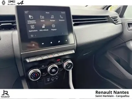 Photo 11 Renault Clio  1.6 E-Tech hybride 145ch Equilibre