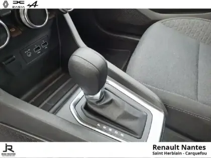 Photo 10 Renault Clio  1.6 E-Tech hybride 145ch Equilibre