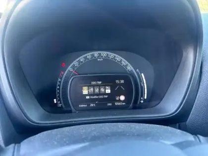 Photo 8 Toyota Aygo  X 1.0 VVT-i 72ch Dynamic