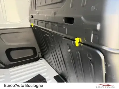 Photo 14 Opel Combo  Cargo M Essence 110ch Pack Premium Connect