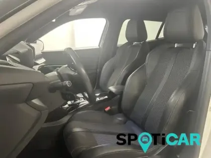 Photo 7 Peugeot 2008  e- 136ch GT