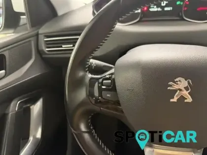 Photo 12 Peugeot 308  SW 1.2 PureTech 110ch E6.3 S&S Style