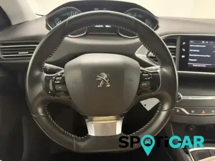 Photo 11 Peugeot 308  SW 1.2 PureTech 110ch E6.3 S&S Style