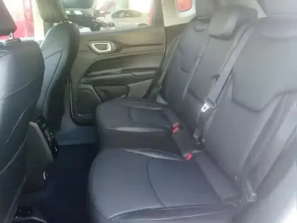 Photo 9 Jeep Compass  1.3 Turbo T4 240ch PHEV 4xe Trailhawk AT6 eAWD
