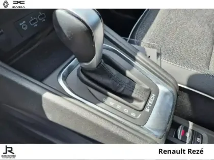 Photo 5 Renault Captur  1.6 E-Tech hybride 145ch Techno Fast Track