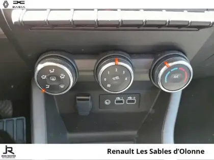 Photo 28 Renault Clio  1.5 Blue dCi 100ch Evolution - 24