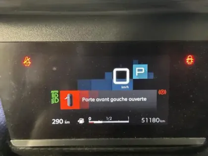 Photo 10 Citroën C4  PureTech 130ch S&S Shine EAT8