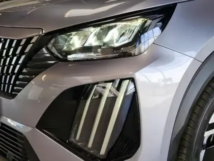 Photo 8 Peugeot 2008  1.2 100ch S&S Allure