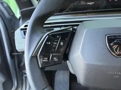 Photo 14 Peugeot 3008  1.2 Hybrid 136ch Allure e-DCS6