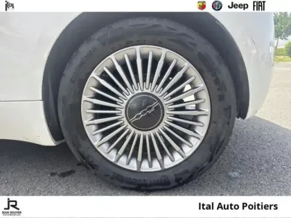 Photo 10 Fiat 500   Icône berline 23,8 kWh