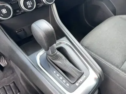 Photo 21 Renault Captur  E-Tech full hybrid 145