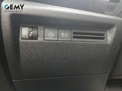 Photo 44 Citroën C4 e- 136 ch Automatique