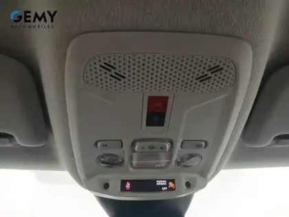 Photo 40 Citroën C4 e- 136 ch Automatique